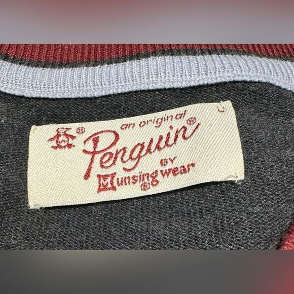Original Penguin Men’s V-Neck Cotton Sweater in Great Condition Size Large - Picture 6 of 6